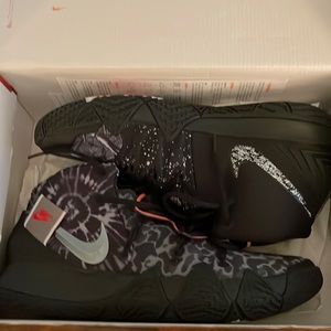 Nike Kybrid S2. Sz. 11 Like New. With box